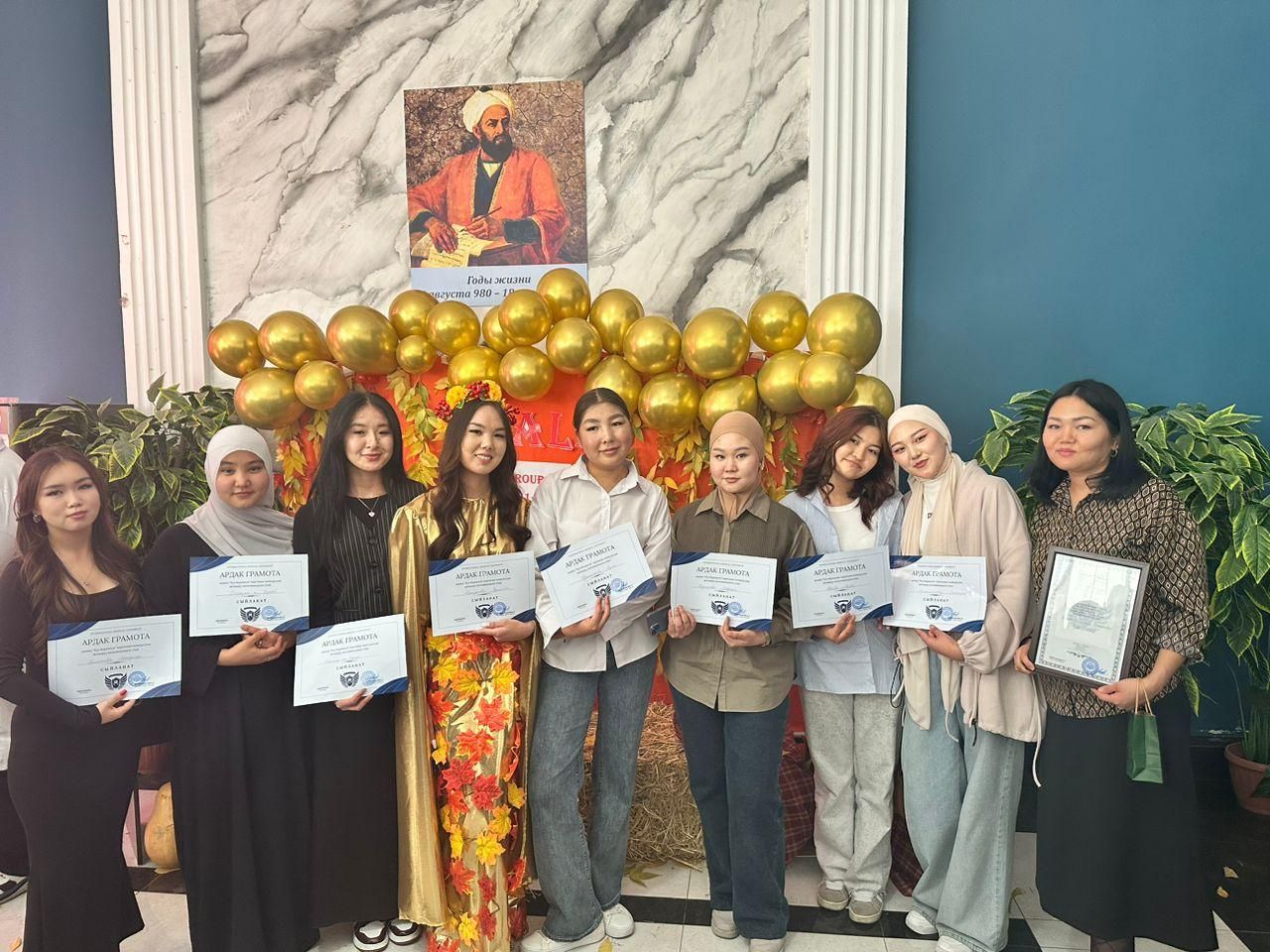 Студенты ММУ «Авиценна» победили в конкурсе «Золотая осень»