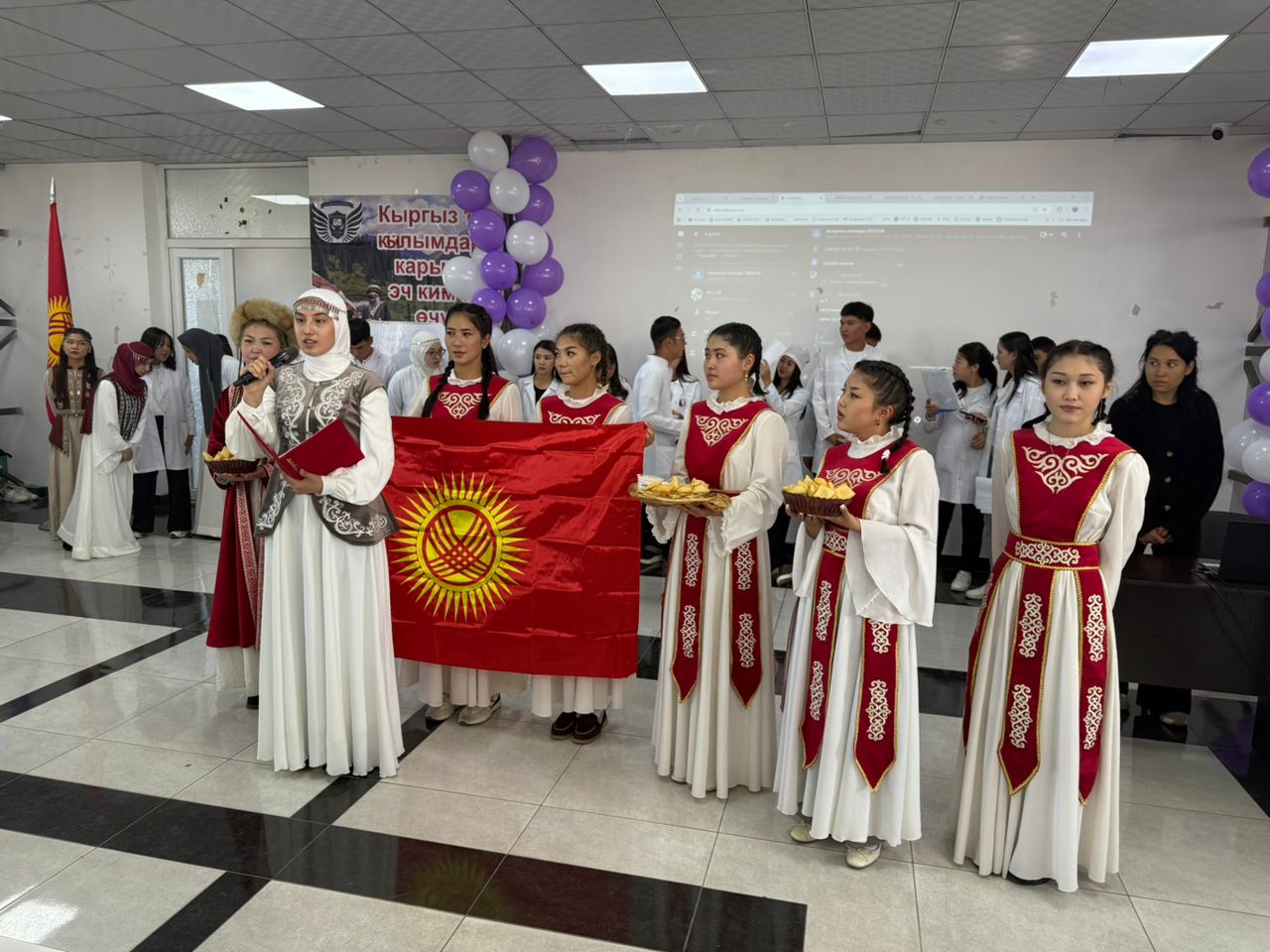 В Международном медицинском университете «Авиценна» отметили День государственного языка